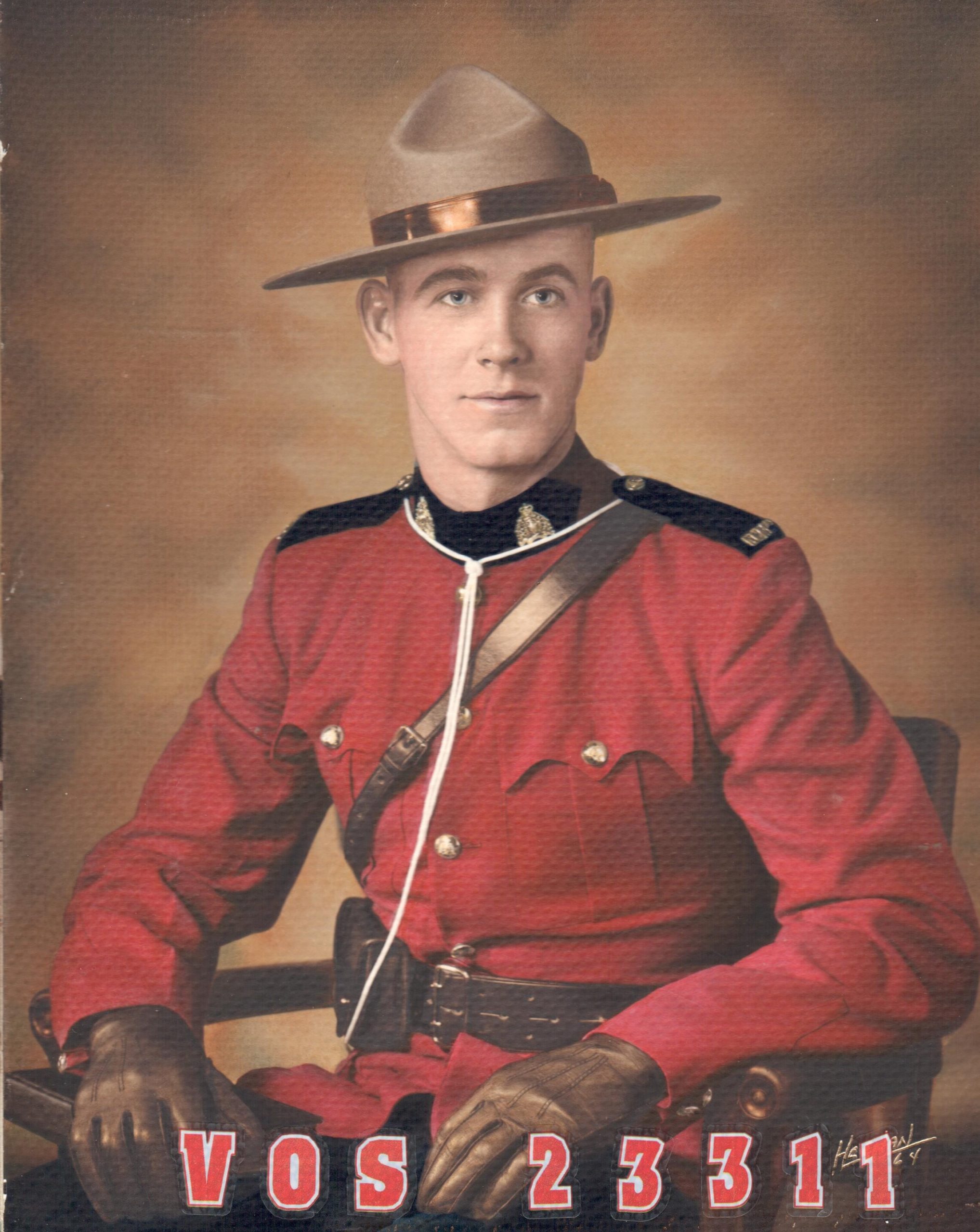 Andy-Vos-Red-Serge-scaled